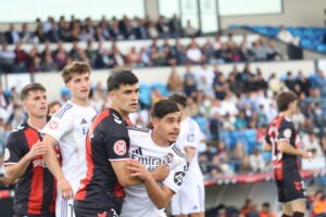 El Castilla deja todo para el final tras un empate ante el Arenas de Getxo